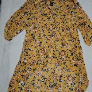 Torrid Size 1 (xl, xxl) Yellow Floral Blouse